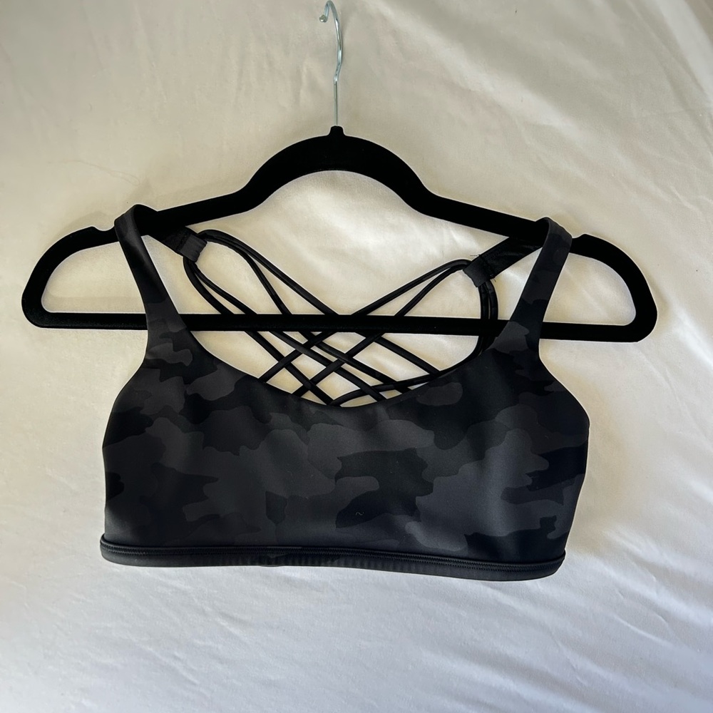 NWOT Lululemon Free to Be Bra- Black Camo